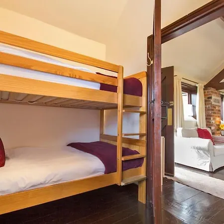 Zoe'S Cottage With Alpaca'S And 7 Mins Drive To Alton Towers Denstone Exterior foto