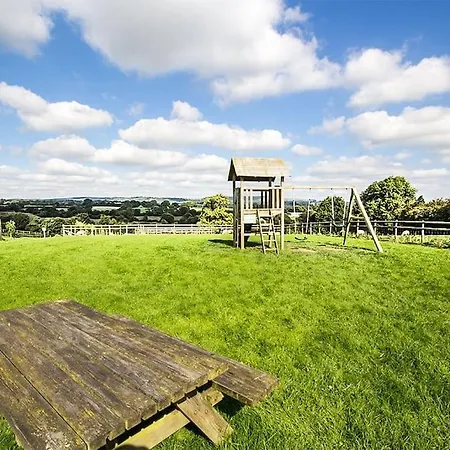 Zoe'S Cottage With Alpaca'S And 7 Mins Drive To Alton Towers Denstone Exterior foto
