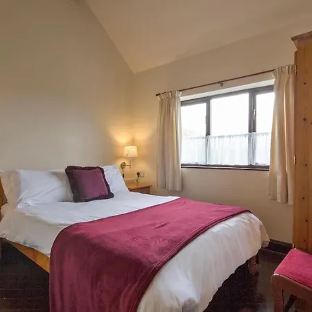 Zoe'S Cottage With Alpaca'S And 7 Mins Drive To Alton Towers Denstone Exterior foto