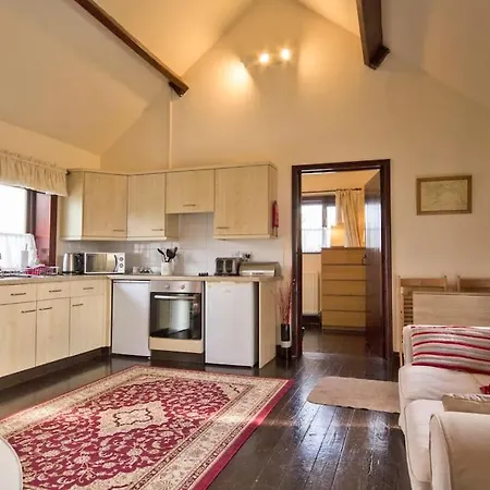 Zoe'S Cottage With Alpaca'S And 7 Mins Drive To Alton Towers Denstone Exterior foto