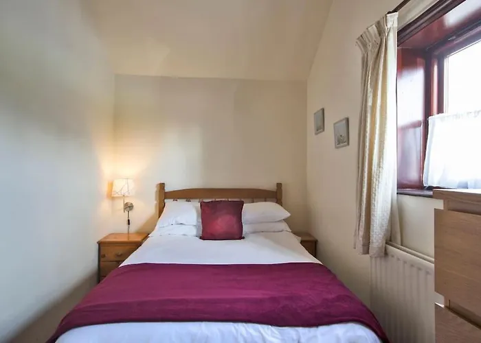 Zoe\'S Cottage With Alpaca\'S And 7 Mins Drive To Alton Towers