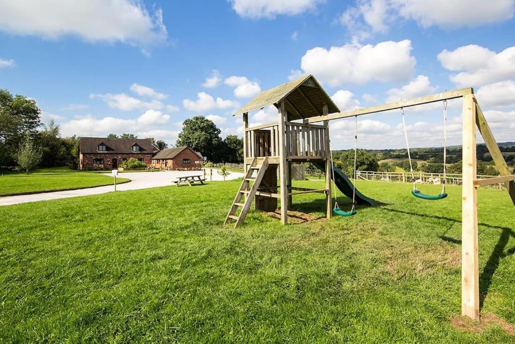 Holiday home Zoe's With Alpaca's And 7 Mins Drive To Alton Towers