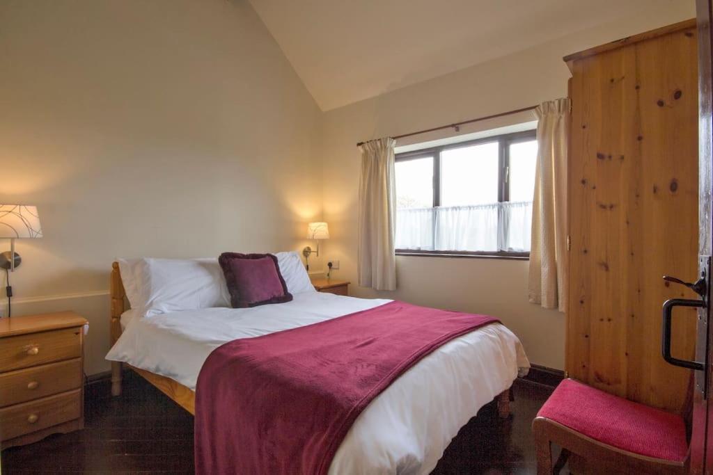 Holiday home Zoe's With Alpaca's And 7 Mins Drive To Alton Towers *