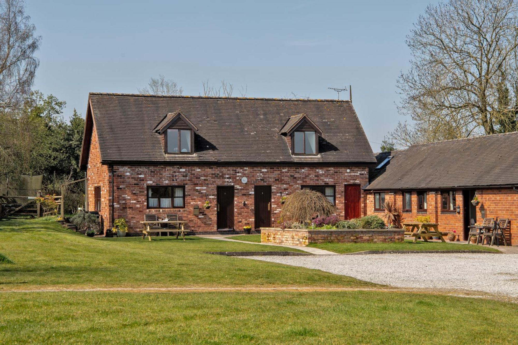 Vakantiehuis Zoe's With Alpaca's And 7 Mins Drive To Alton Towers Denstone