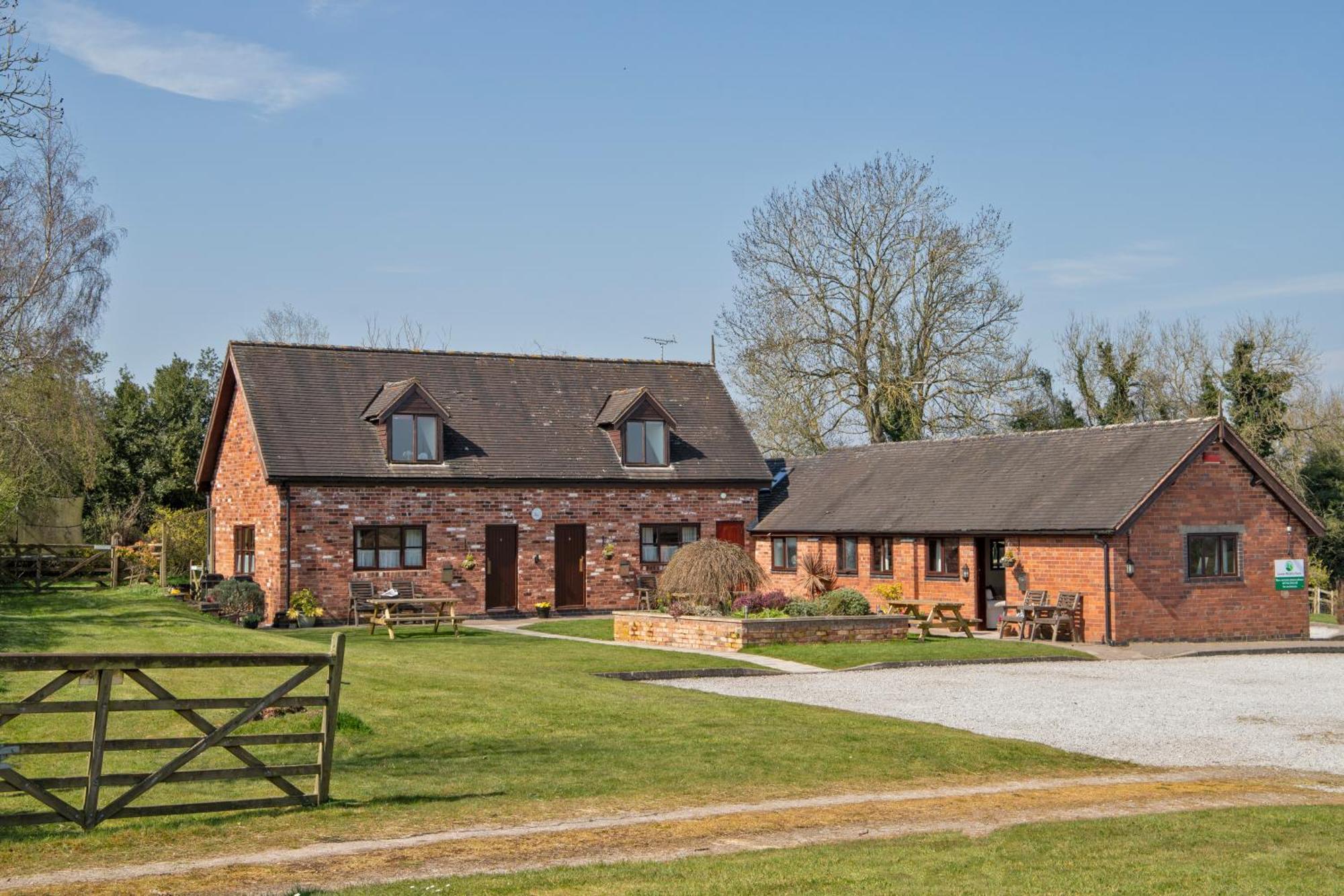Vakantiehuis Zoe's With Alpaca's And 7 Mins Drive To Alton Towers *